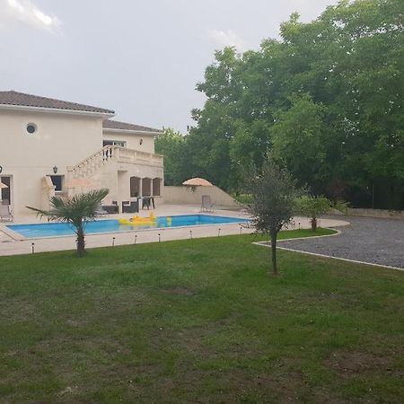 Maison Calme Et Spacieuse Bassens  Exteriör bild