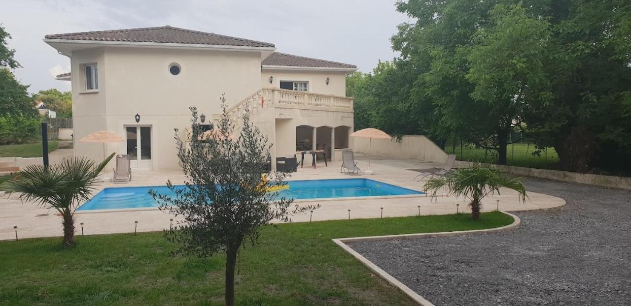 Maison Calme Et Spacieuse Bassens  Exteriör bild