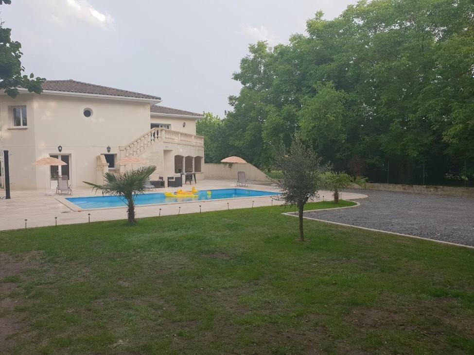 Maison Calme Et Spacieuse Bassens  Exteriör bild