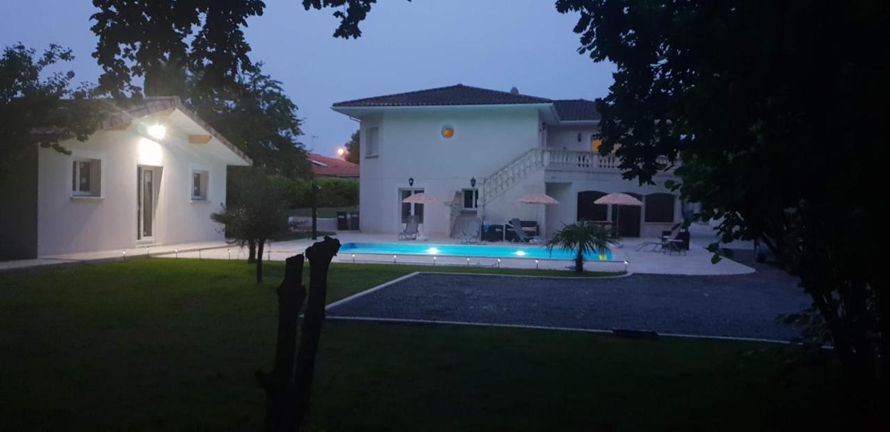 Maison Calme Et Spacieuse Bassens  Exteriör bild